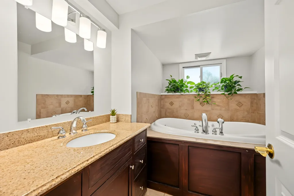 244 South Milton Avenue Glen Ellyn IL 60137