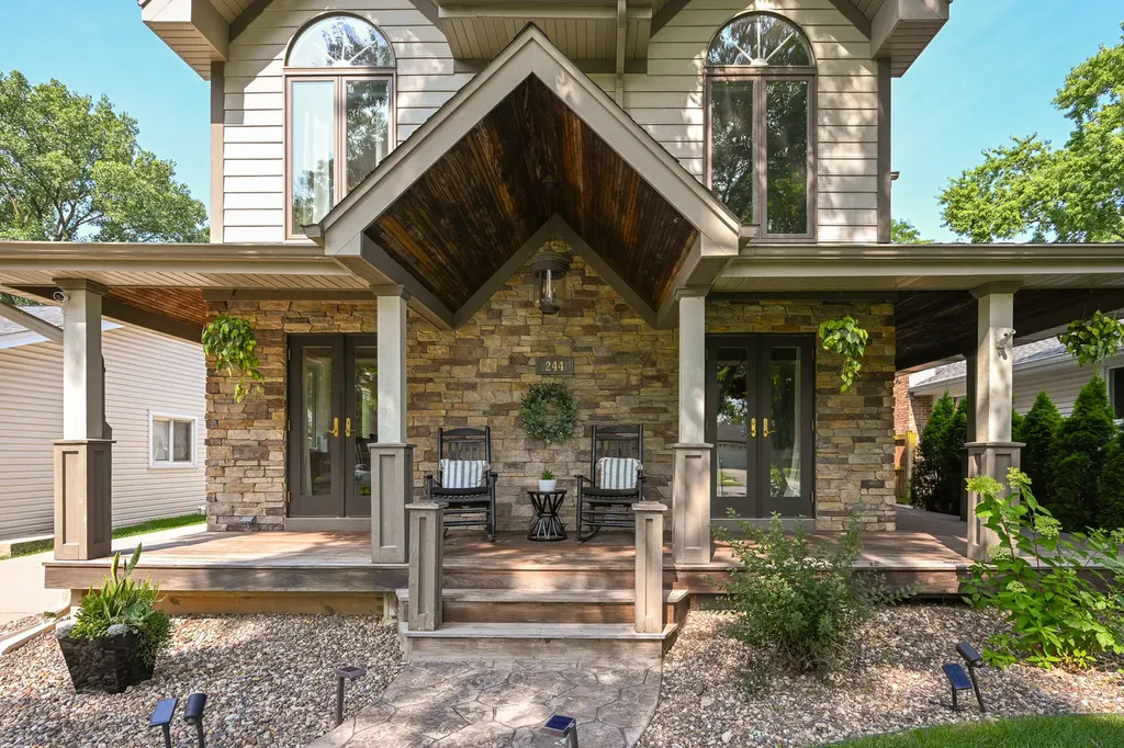 244 South Milton Avenue Glen Ellyn IL 60137