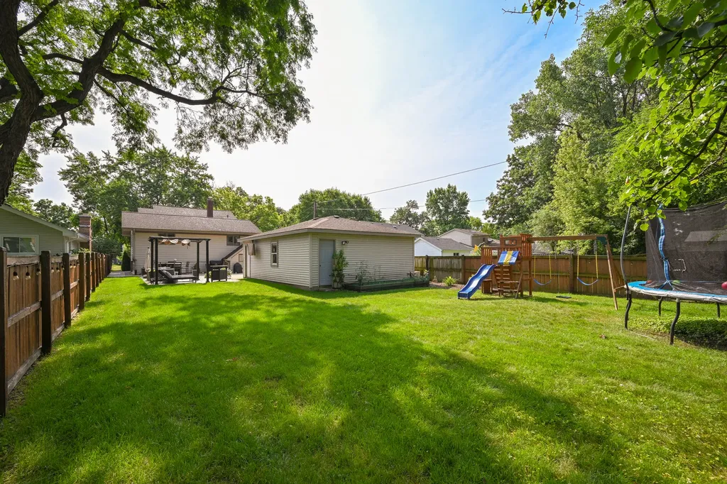 244 South Milton Avenue Glen Ellyn IL 60137