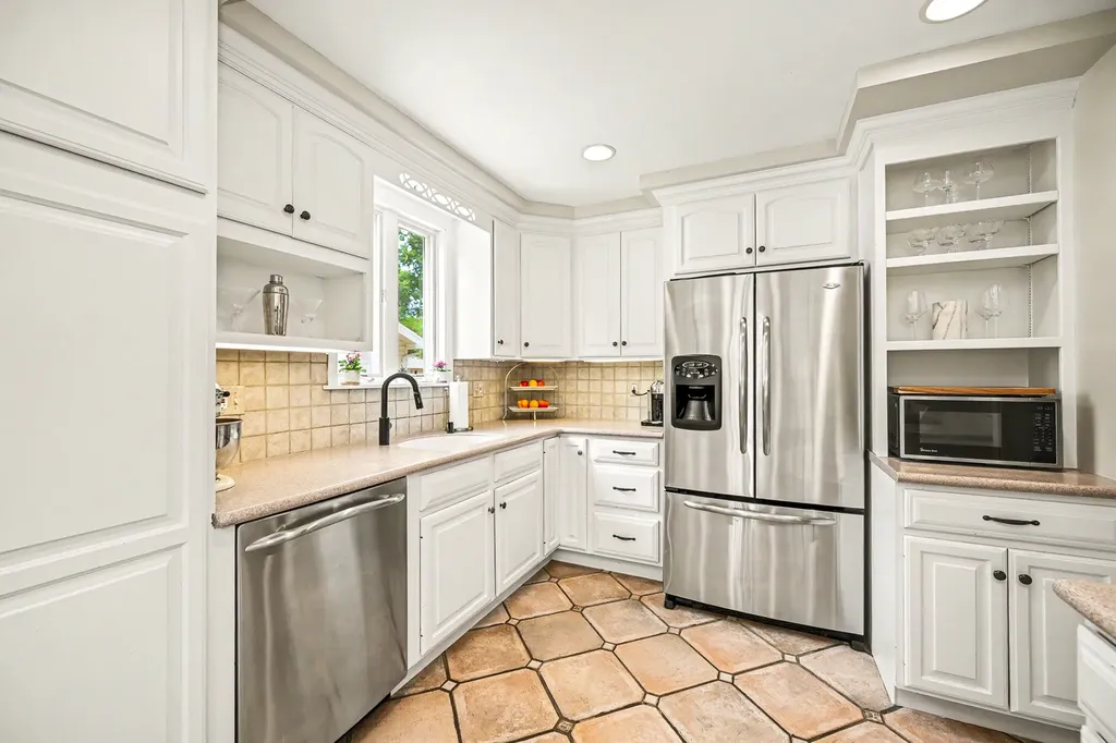 244 South Milton Avenue Glen Ellyn IL 60137