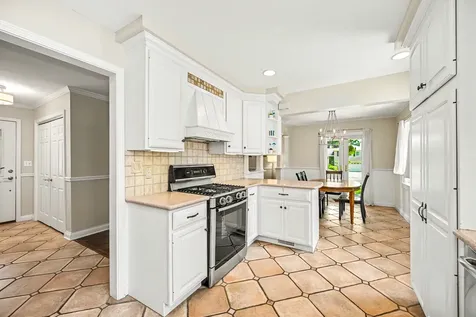 244 South Milton Avenue Glen Ellyn IL 60137
