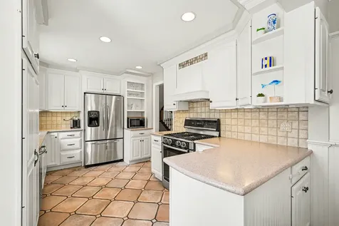 244 South Milton Avenue Glen Ellyn IL 60137