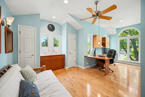 244 South Milton Avenue Glen Ellyn IL 60137
