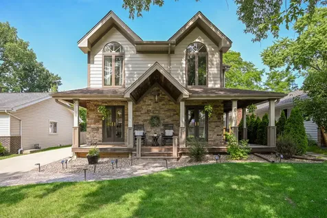 244 South Milton Avenue Glen Ellyn IL 60137