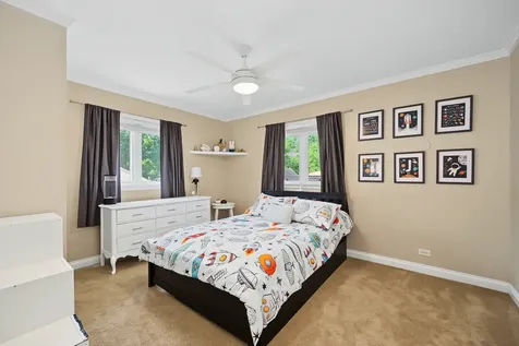 244 South Milton Avenue Glen Ellyn IL 60137