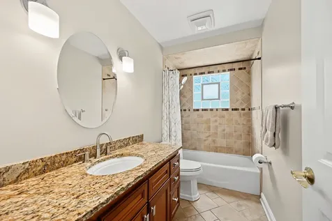 244 South Milton Avenue Glen Ellyn IL 60137