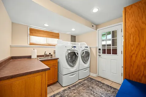 244 South Milton Avenue Glen Ellyn IL 60137