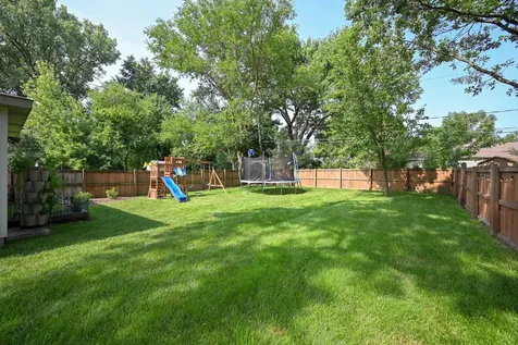 244 South Milton Avenue Glen Ellyn IL 60137