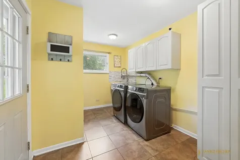 425 Greenwood Lane Barrington IL 60010