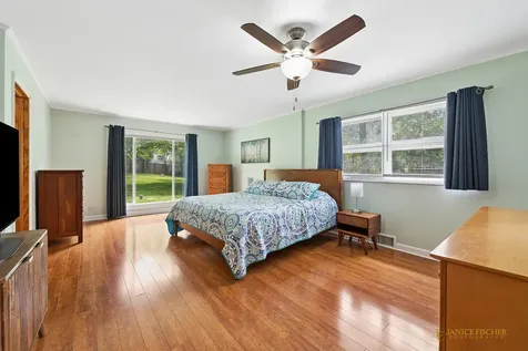 425 Greenwood Lane Barrington IL 60010
