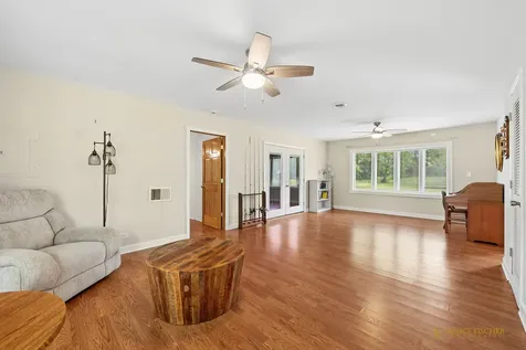 425 Greenwood Lane Barrington IL 60010