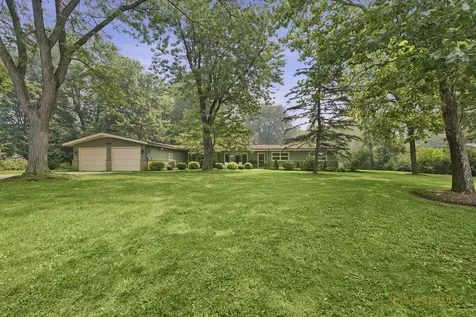 425 Greenwood Lane Barrington IL 60010