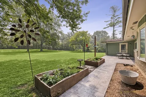 425 Greenwood Lane Barrington IL 60010