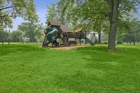 425 Greenwood Lane Barrington IL 60010