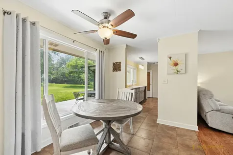 425 Greenwood Lane Barrington IL 60010