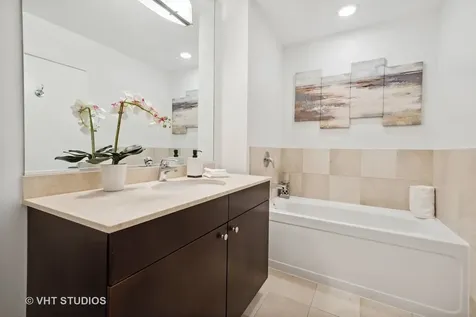 123 South Green Street Chicago IL 60607