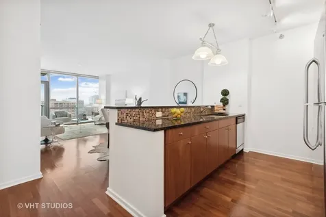 123 South Green Street Chicago IL 60607