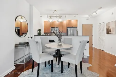 123 South Green Street Chicago IL 60607