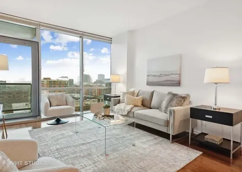 123 South Green Street Chicago IL 60607