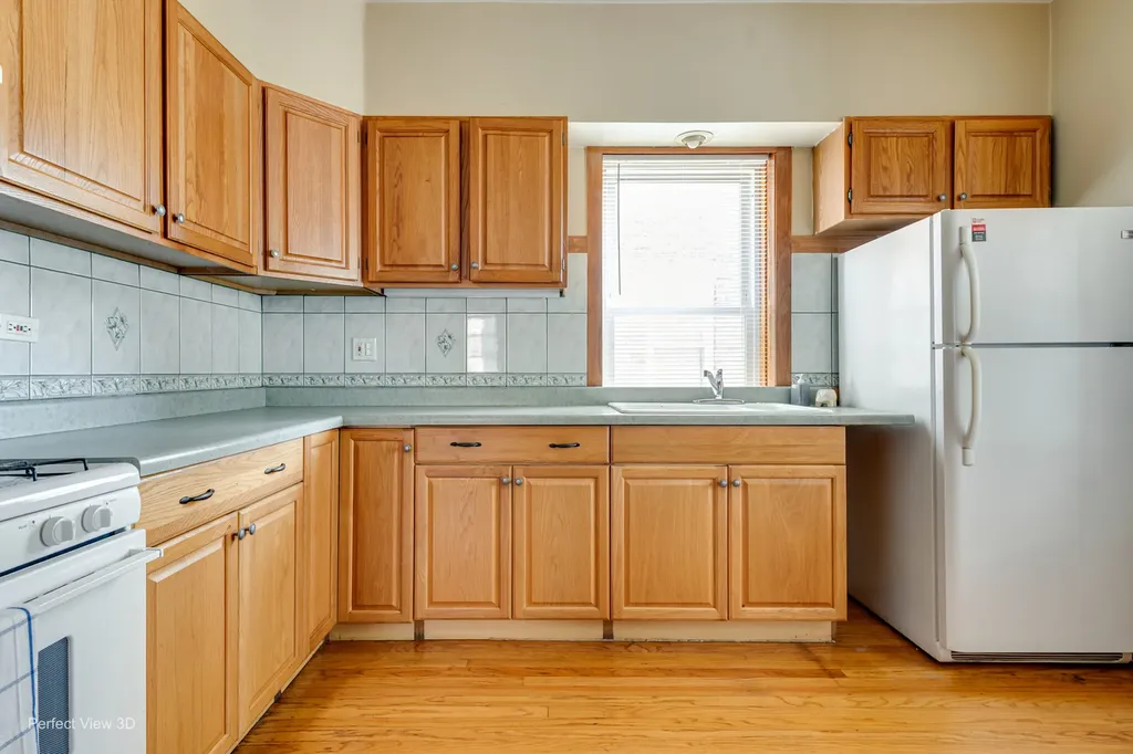 2452 North Menard Avenue Chicago IL 60639