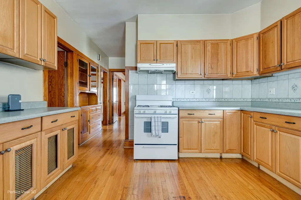 2452 North Menard Avenue Chicago IL 60639