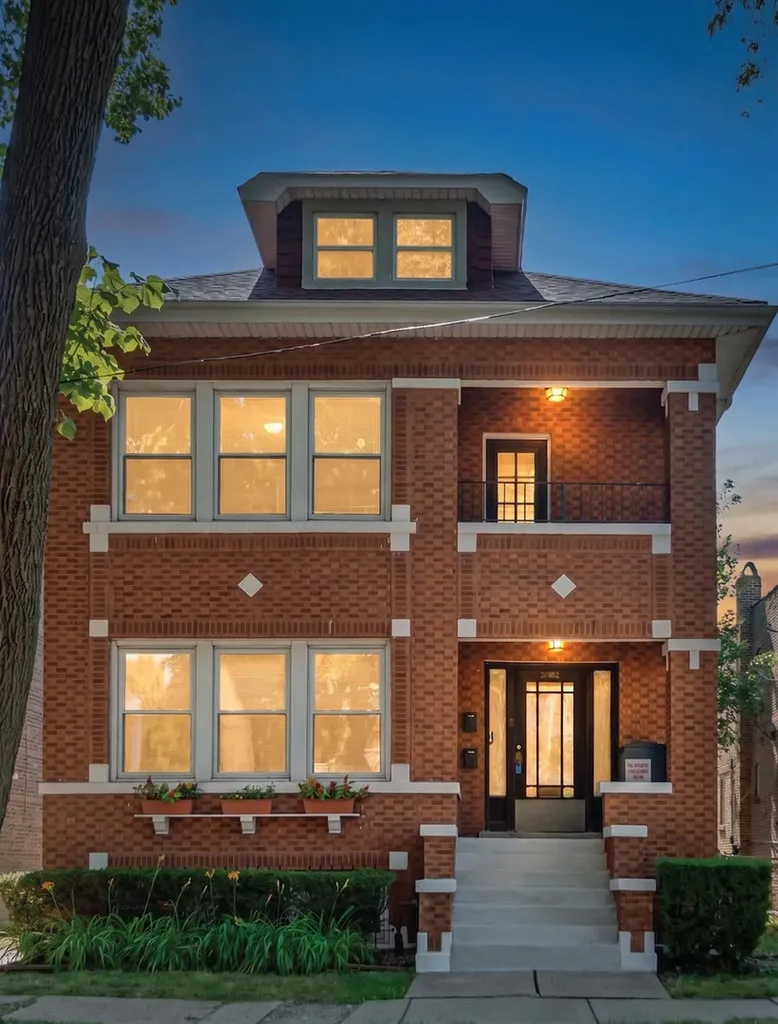 2452 North Menard Avenue Chicago IL 60639