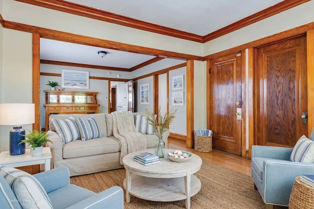 2452 North Menard Avenue Chicago IL 60639