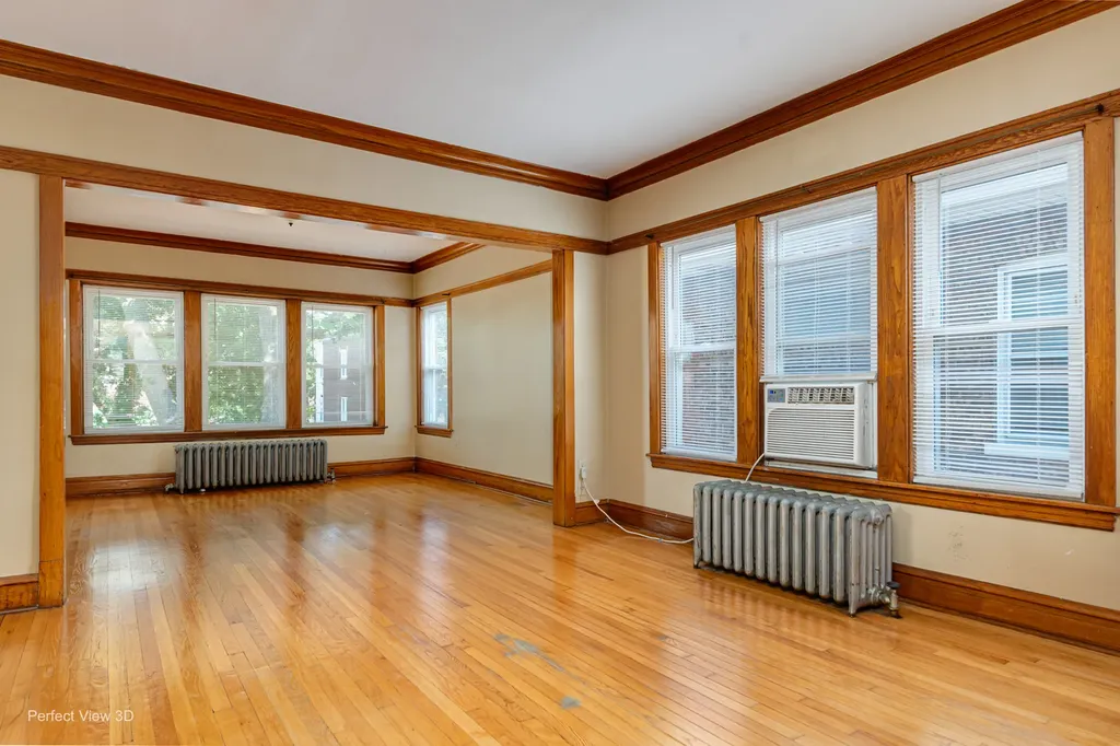 2452 North Menard Avenue Chicago IL 60639
