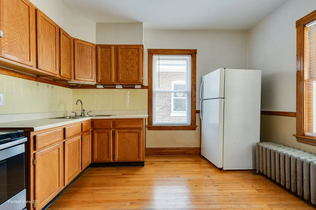 2452 North Menard Avenue Chicago IL 60639