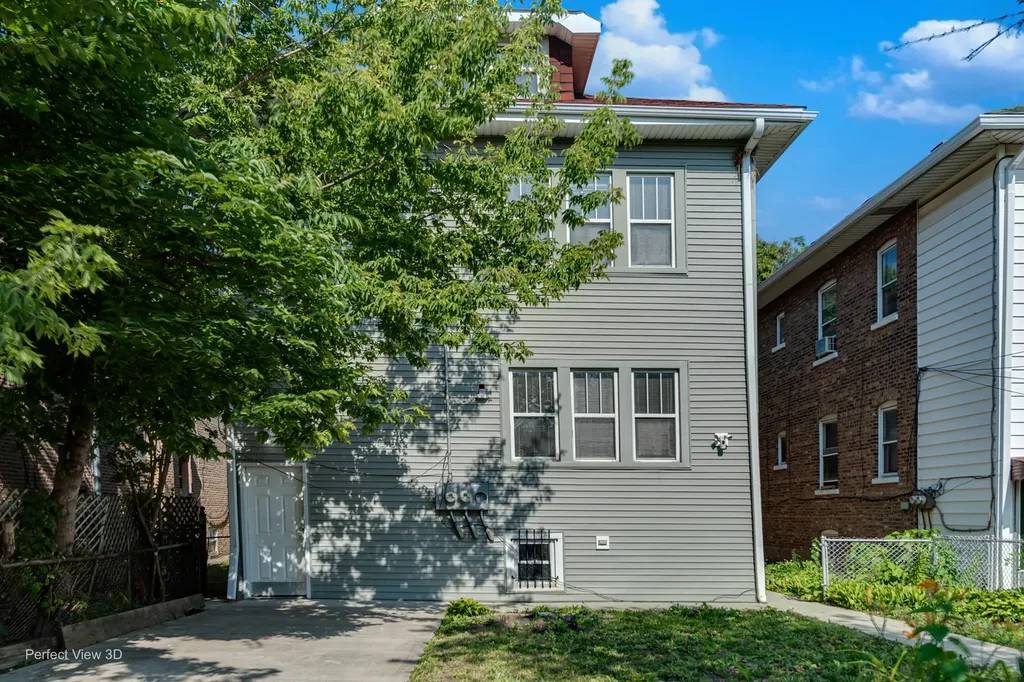2452 North Menard Avenue Chicago IL 60639
