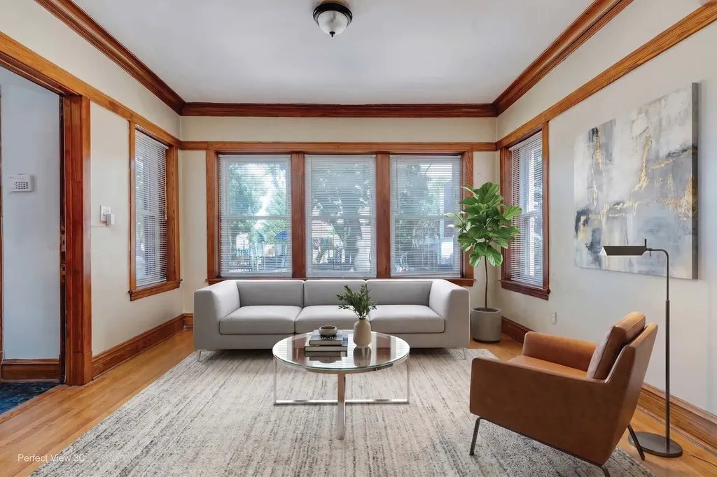 2452 North Menard Avenue Chicago IL 60639