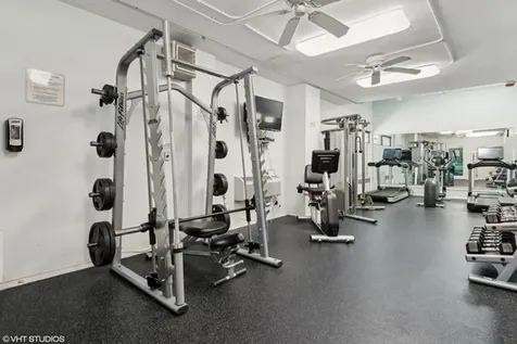 6157 North Sheridan Road Chicago IL 60660