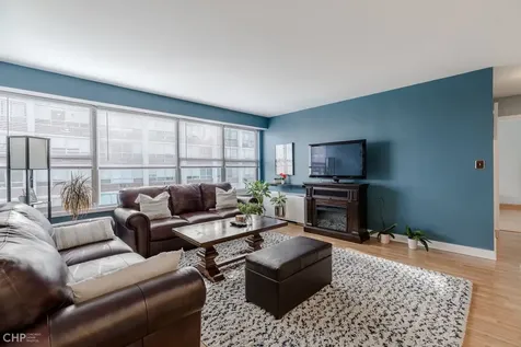 6157 North Sheridan Road Chicago IL 60660
