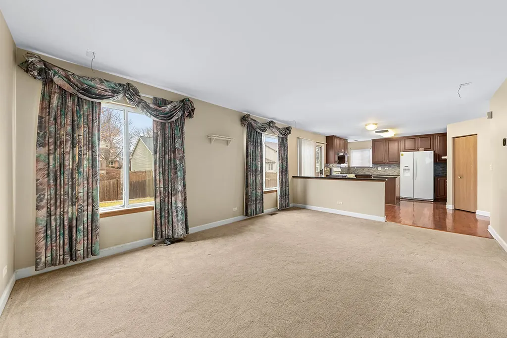 3202 Whitney Road Aurora IL 60502