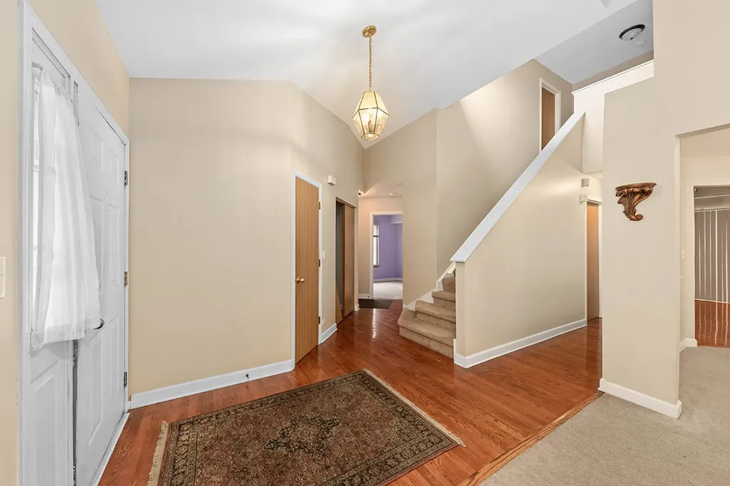 3202 Whitney Road Aurora IL 60502