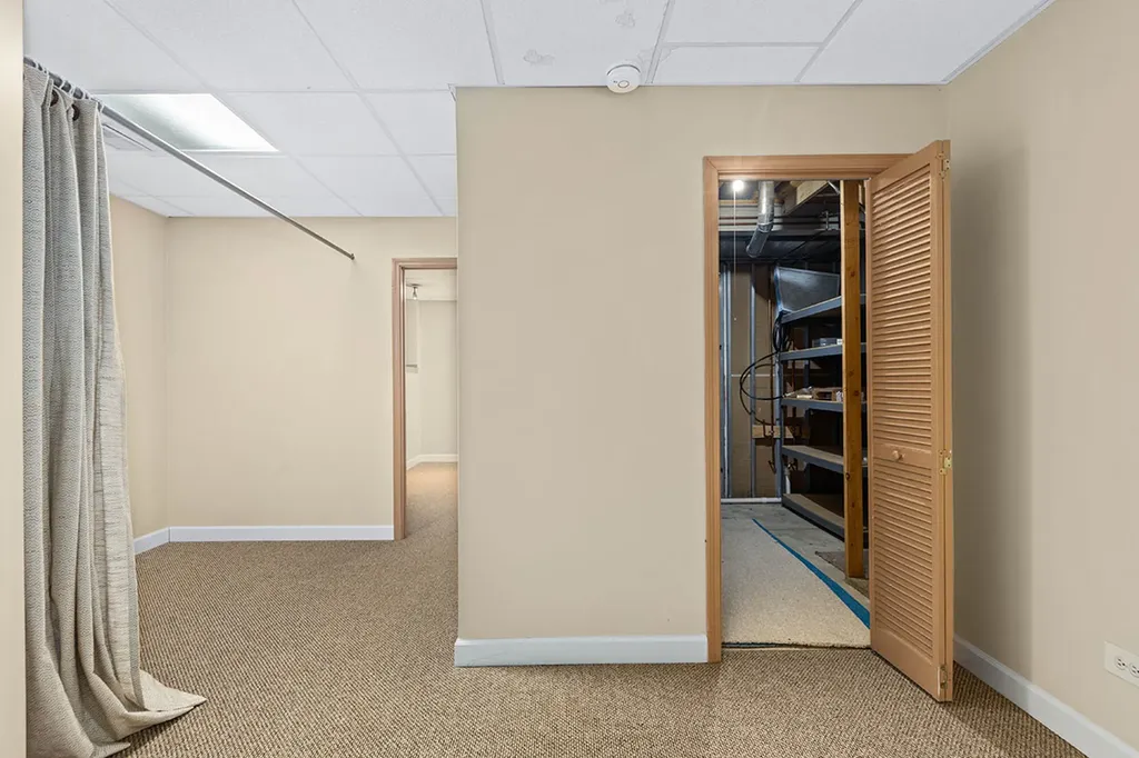 3202 Whitney Road Aurora IL 60502