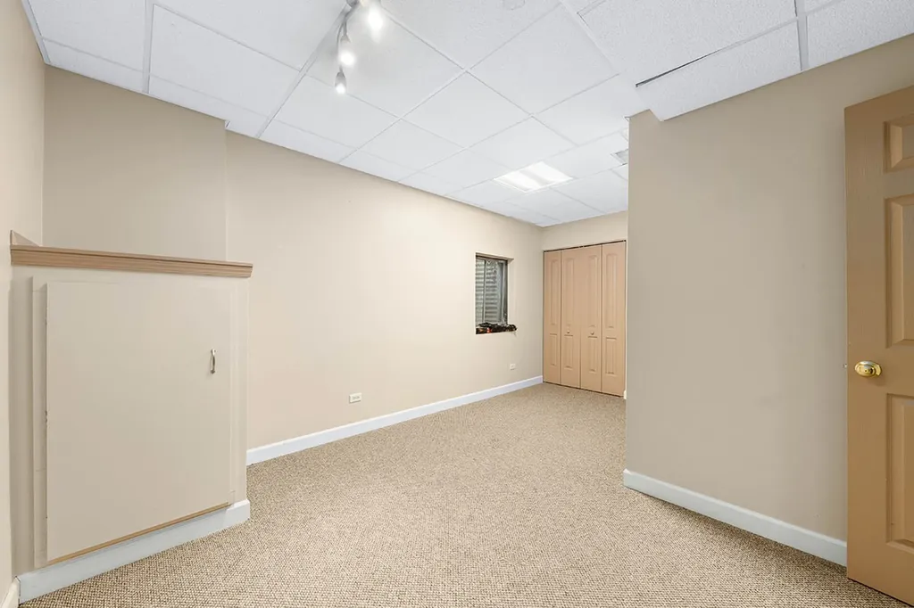 3202 Whitney Road Aurora IL 60502
