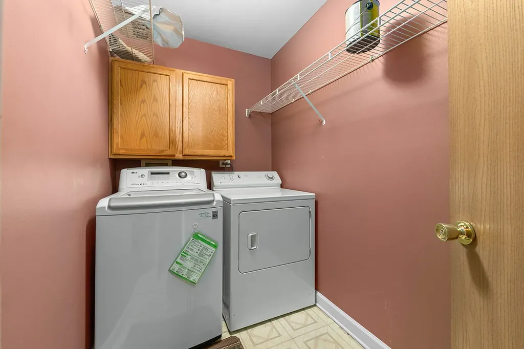 3202 Whitney Road Aurora IL 60502