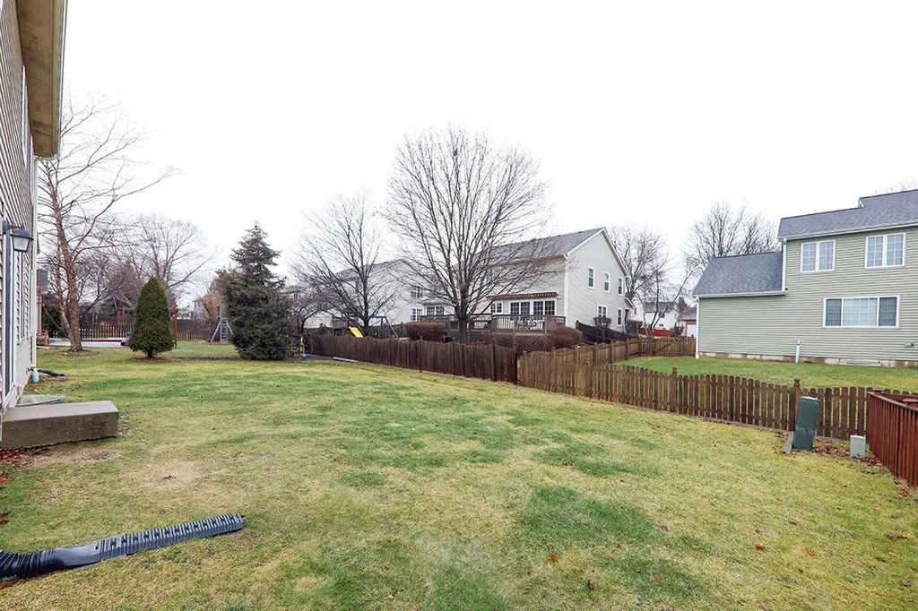 3202 Whitney Road Aurora IL 60502