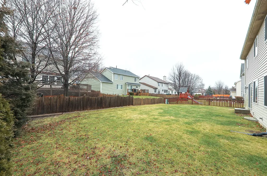 3202 Whitney Road Aurora IL 60502