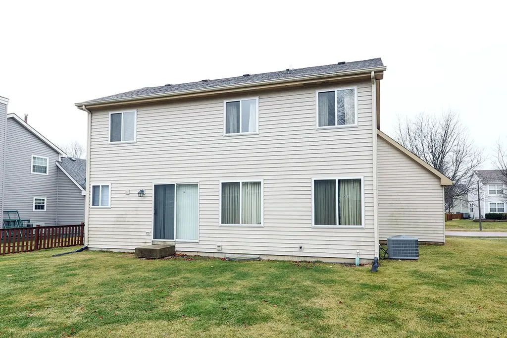 3202 Whitney Road Aurora IL 60502