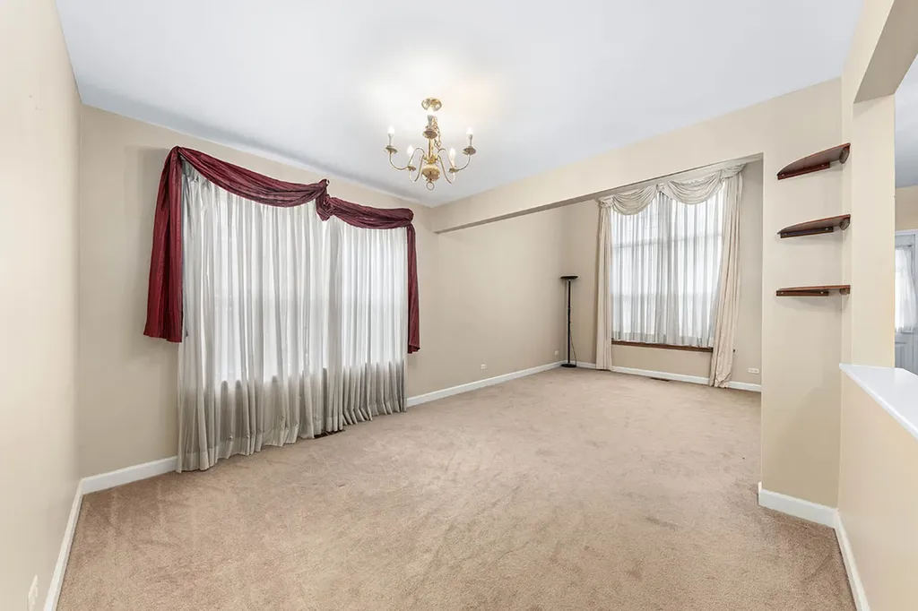 3202 Whitney Road Aurora IL 60502