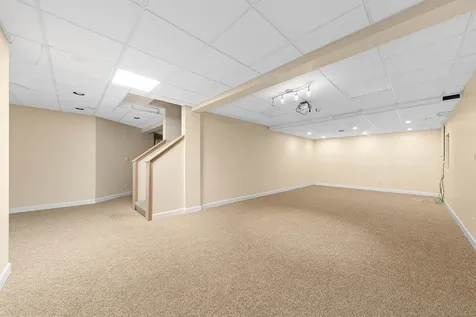 3202 Whitney Road Aurora IL 60502