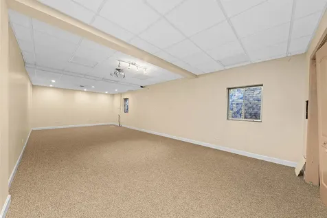 3202 Whitney Road Aurora IL 60502