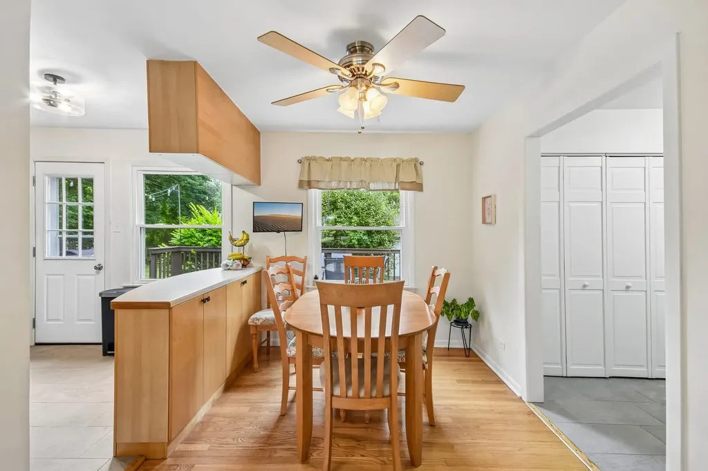 26W473 Parkway Drive Winfield IL 60190