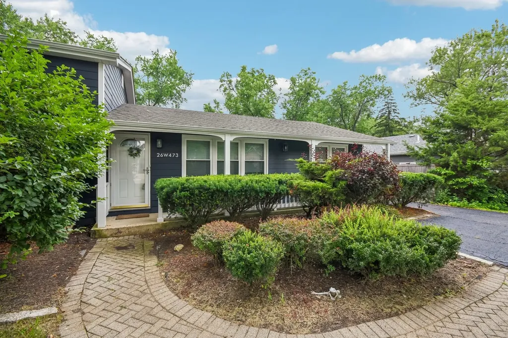 26W473 Parkway Drive Winfield IL 60190