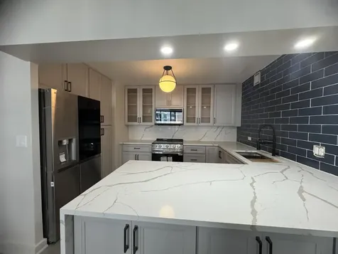 6007 North Sheridan Road Chicago IL 60660