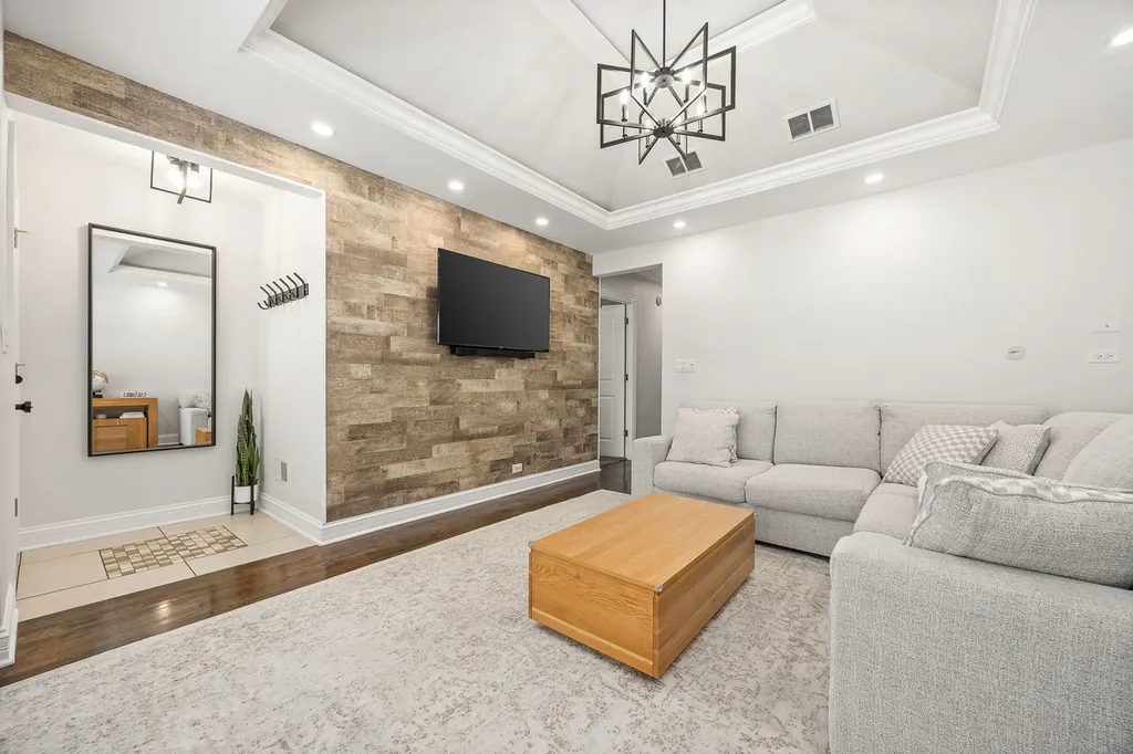 5755 South Nashville Avenue Chicago IL 60638