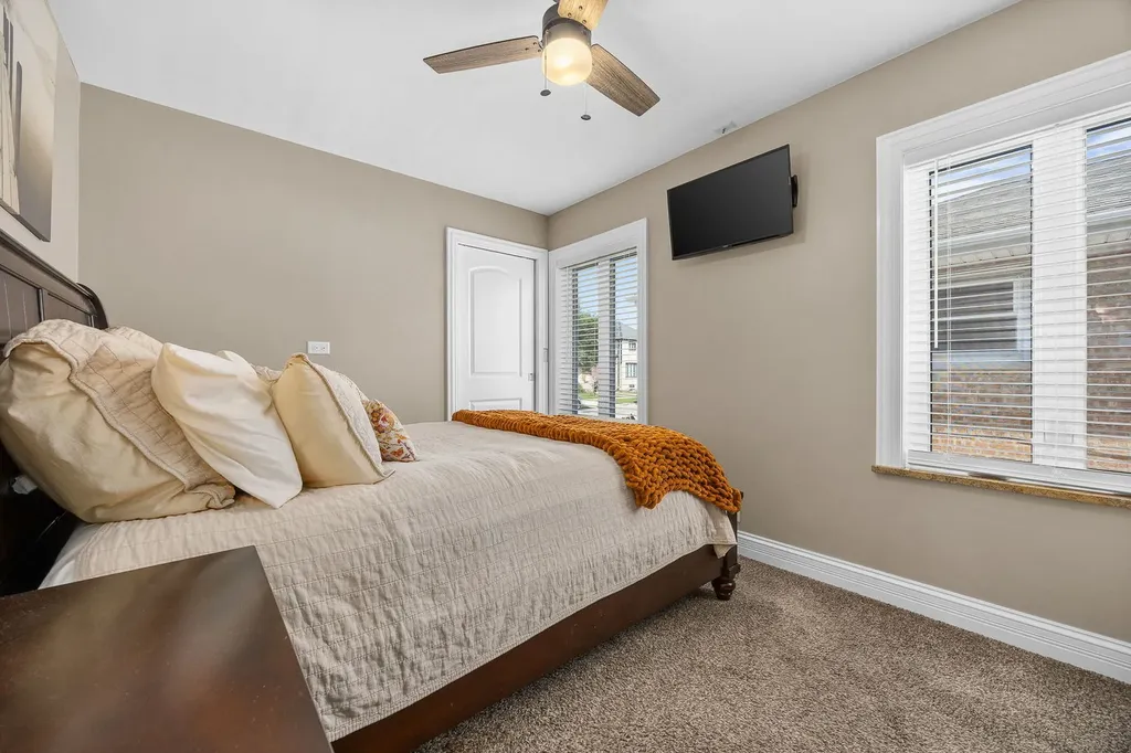 5755 South Nashville Avenue Chicago IL 60638