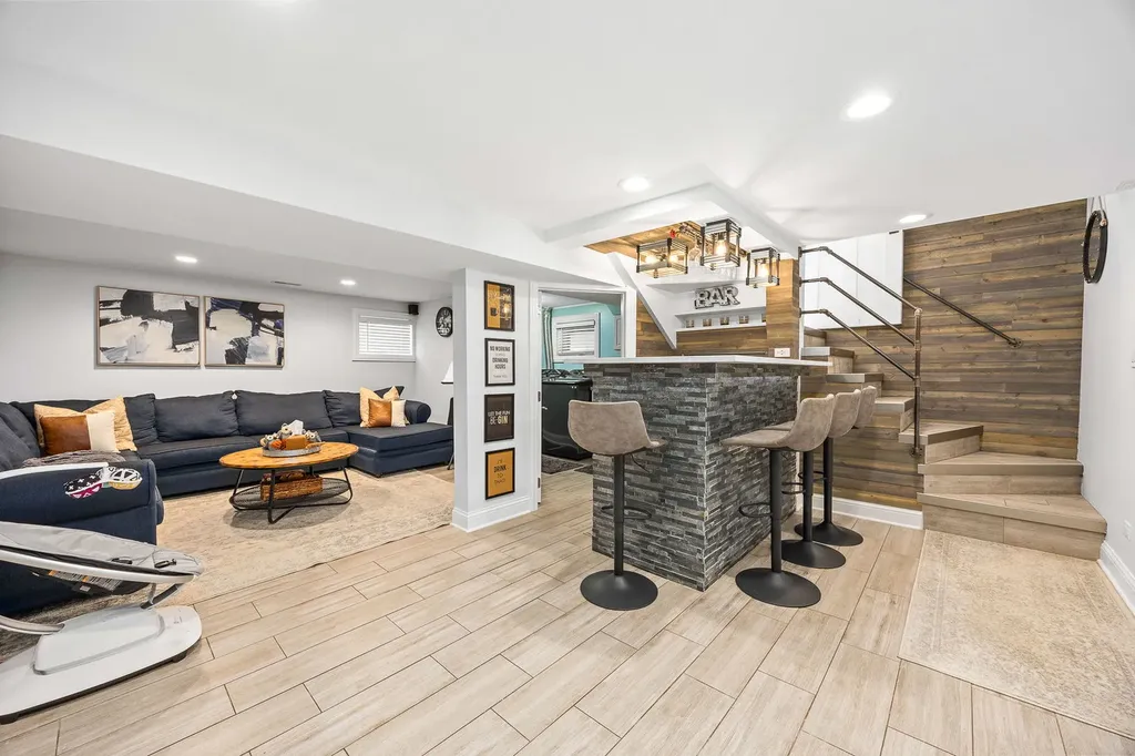 5755 South Nashville Avenue Chicago IL 60638